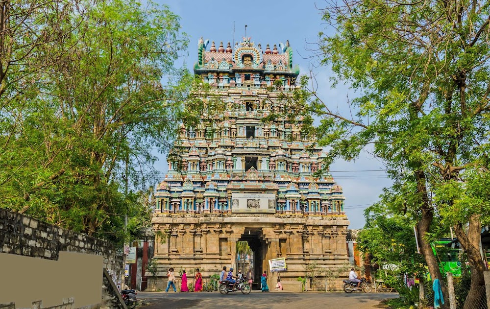 THIRUVALANSUZHI PILLAIYAR KOVIL SHRI VELLAI PILLAIYAR KOVIL